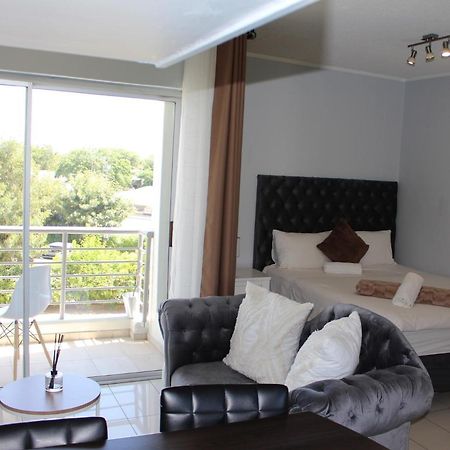 Abigail'S Studio Apartment @ Trift Tower Windhoek Luaran gambar