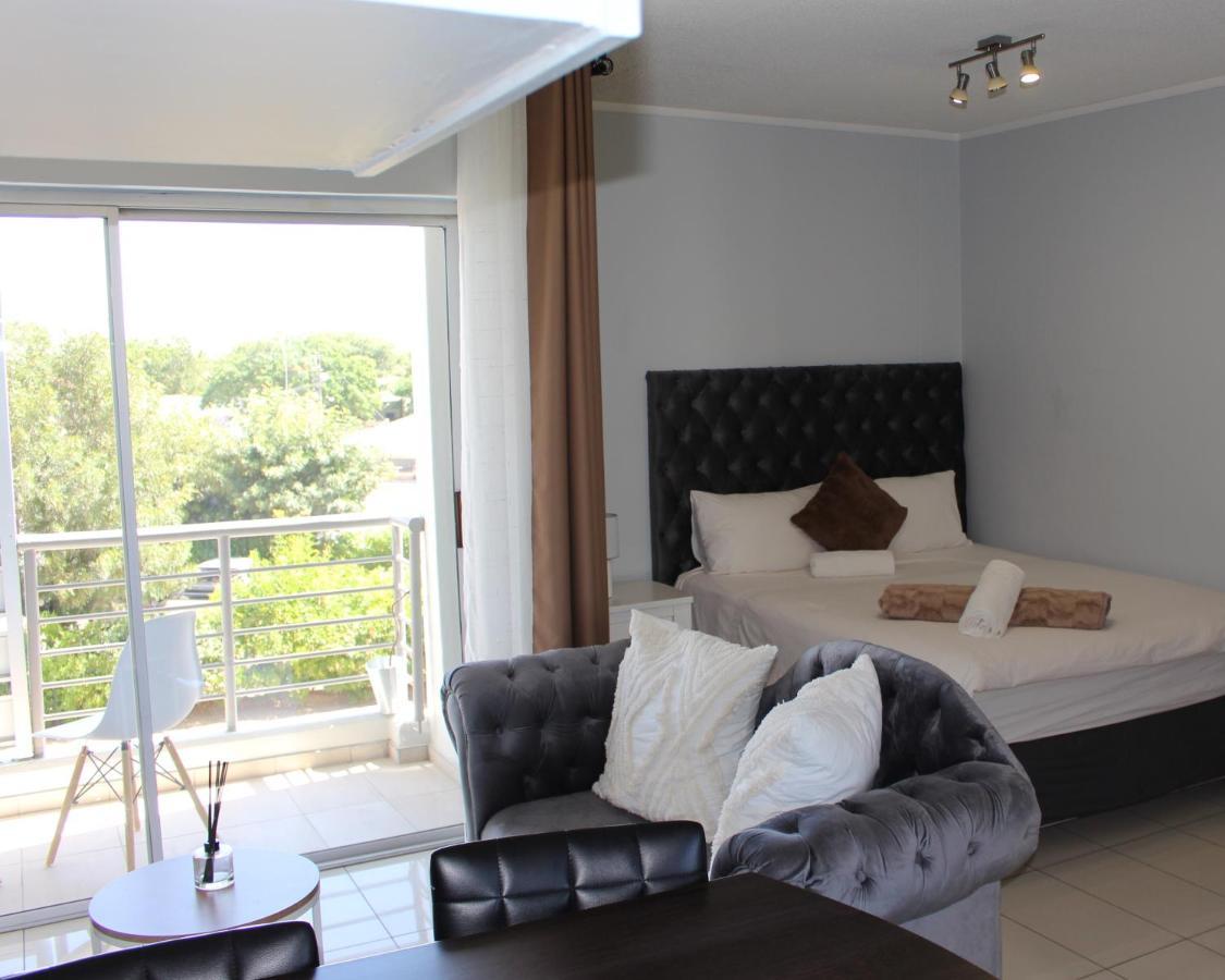 Abigail'S Studio Apartment @ Trift Tower Windhoek Luaran gambar