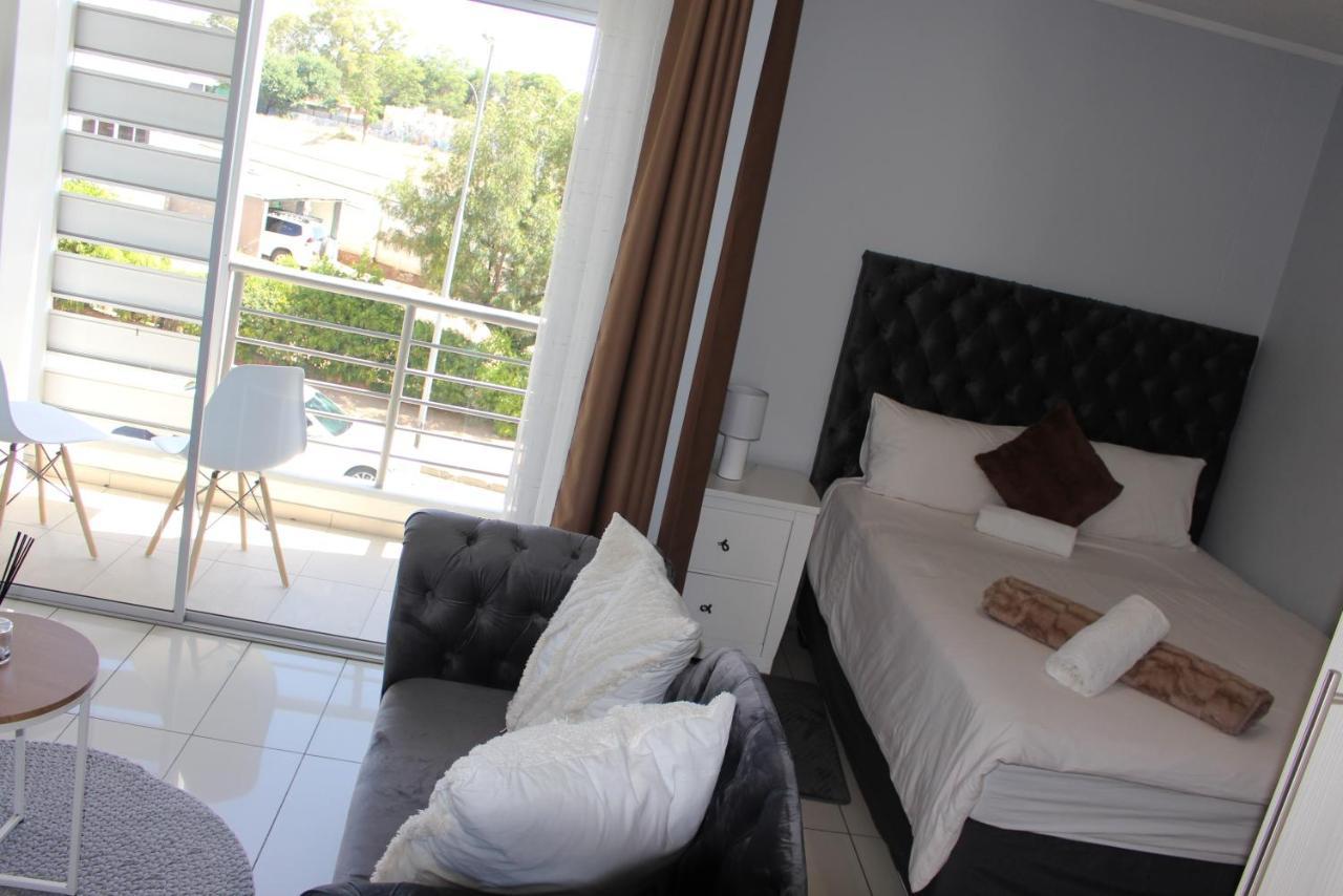Abigail'S Studio Apartment @ Trift Tower Windhoek Luaran gambar